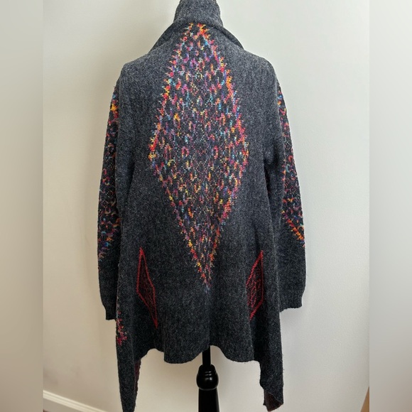 DREAMERS AZTEC DESIGN ASYMMETRIC BOHO GREY MULTICOLORED SOUTHWEST CARDIGAN SZ M - Picture 2 of 11